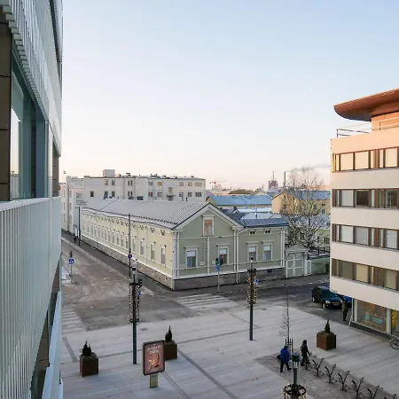 Juuri Valmistunut Kaunis Citykoti Rotuaarilla *